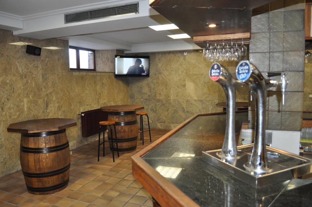 נבאלנו Hostal La Tablada מראה חיצוני תמונה